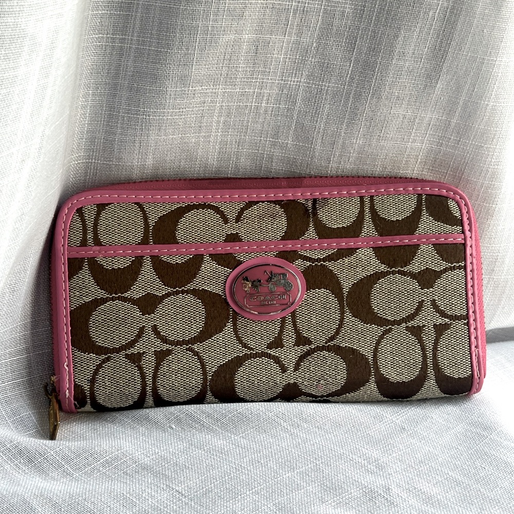 🎠COACH🎠 Brown and Bring Pink Wallet